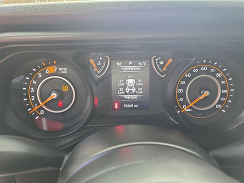 Used 2024 Jeep Wrangler Sport image 16