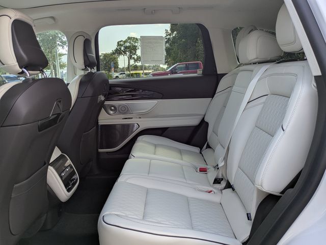 New 2026 Lincoln Nautilus Black Label w/ Jet Appearance Package AWD/4WD image 14