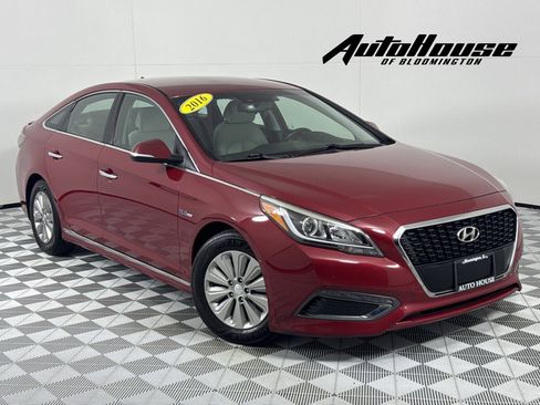 Used 2016 Hyundai Sonata SE image 1