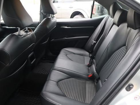 Used 2018 Toyota Camry SE FWD image 24