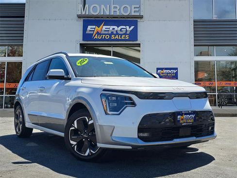 Used 2023 Kia Niro Wave image 1
