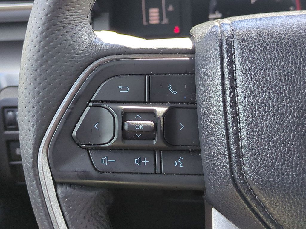 Certified 2024 Toyota Tacoma SR5 AWD/4WD image 17