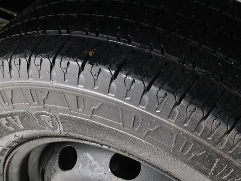 Used 2016 Ford Transit 250 130 Low Roof w/ Exterior Upgrade Package image 18