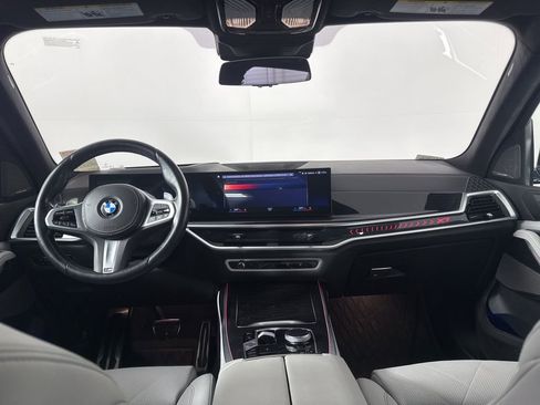 Certified 2023 BMW X7 xDrive40i w/ M Sport Package image 9