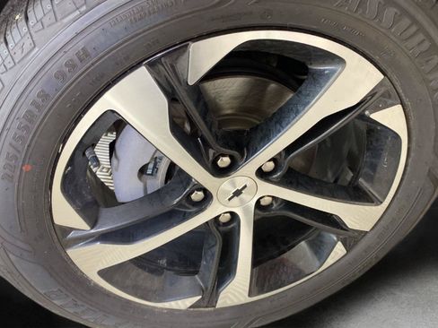 Used 2024 Chevrolet Trax RS w/ Driver Confidence Package FWD image 36