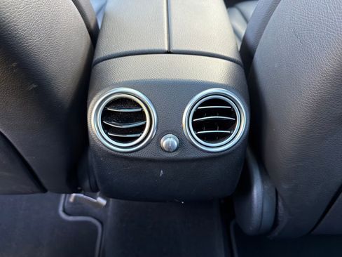 Used 2018 Mercedes-Benz GLC 300 4MATIC image 16