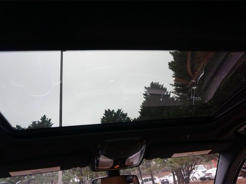 Used 2022 BMW 530i w/ Executive Package image 13