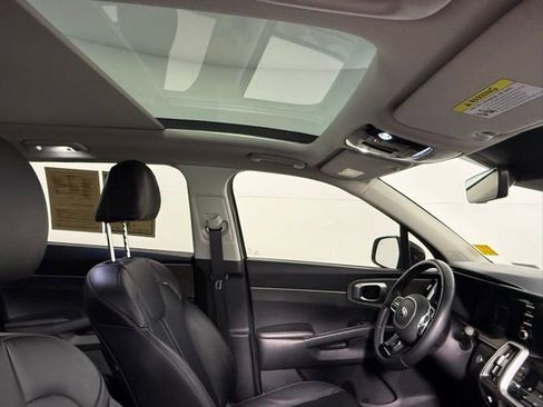 Used 2021 Kia Sorento EX w/ Panoramic Sunroof Package image 52