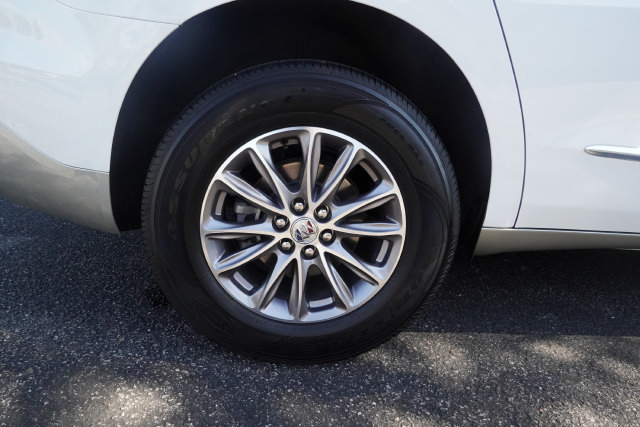 Used 2024 Buick Enclave Essence FWD image 33