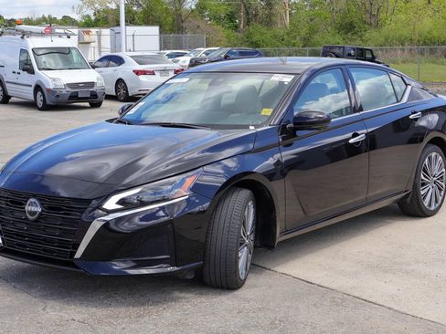 Used 2023 Nissan Altima 2.5 SL AWD/4WD image 25