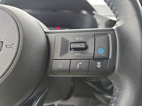 Used 2025 Nissan Pathfinder SV image 37