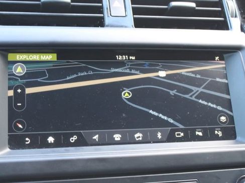 Used 2019 Land Rover Discovery SE image 18