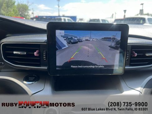 Used 2022 Ford Explorer XLT w/ Equipment Group 202A AWD/4WD image 11