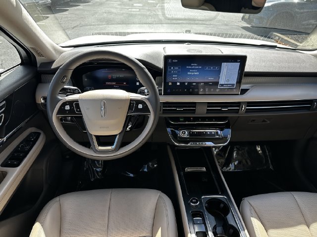 Certified 2023 Lincoln Corsair AWD w/ Equipment Group 101A image 13