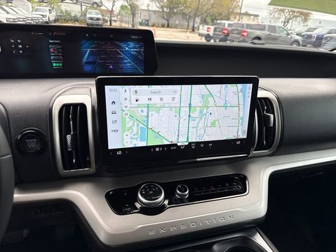 Used 2025 Ford Expedition Max Active image 18