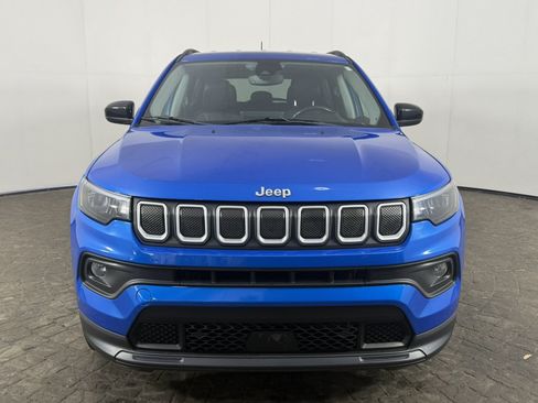 Used 2022 Jeep Compass Latitude AWD/4WD image 2