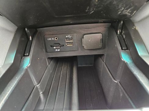 Used 2015 Ford Explorer Limited image 9