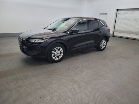 Used 2023 Ford Escape Active w/ Tech Pack #2 FWD image 2