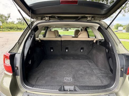Used 2018 Subaru Outback 2.5i Limited AWD/4WD image 28