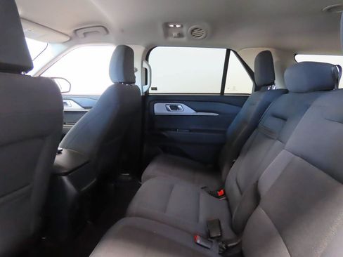 Used 2025 Ford Explorer Active RWD image 17