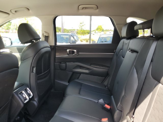 Certified 2025 Kia Sorento S AWD/4WD image 16