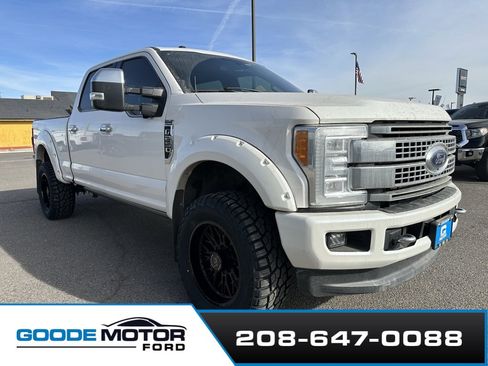 Used 2017 Ford F250 Platinum w/ Platinum Ultimate Package image 2