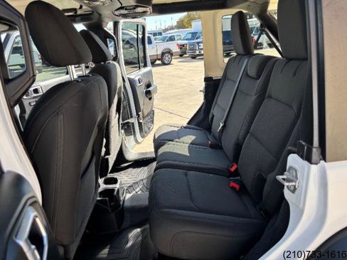 Used 2019 Jeep Wrangler Unlimited Sport S image 24