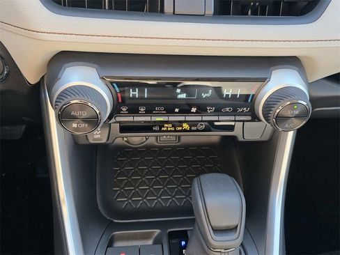 Used 2025 Toyota RAV4 XLE image 11