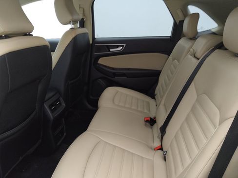 Used 2024 Ford Edge SEL image 18