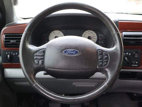 Used 2005 Ford F350 Lariat image 18