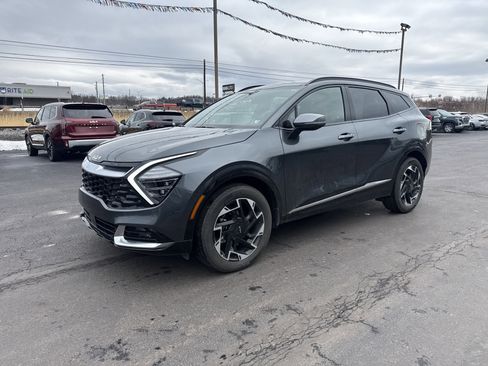 Used 2025 Kia Sportage SX image 8