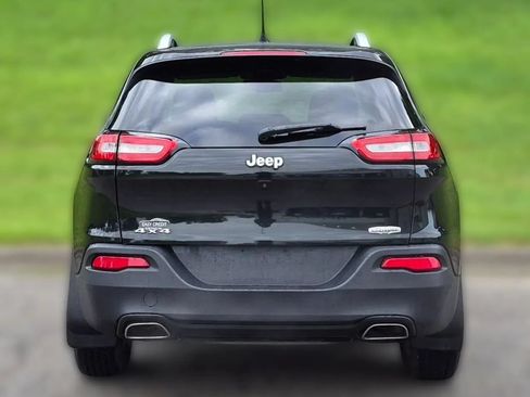 Used 2016 Jeep Cherokee Latitude w/ Comfort/Convenience Group AWD/4WD image 5