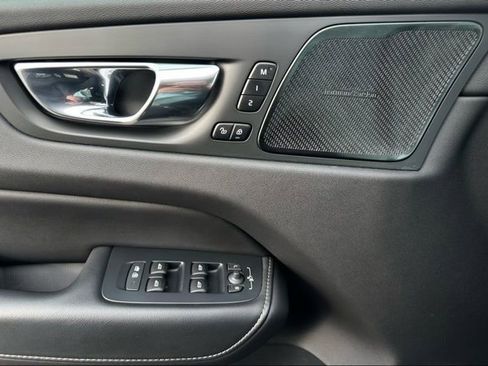 Used 2021 Volvo XC60 T5 Inscription image 16