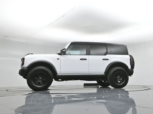 Used 2025 Ford Bronco Badlands image 52