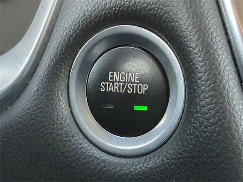 Used 2021 Chevrolet Traverse LT w/ LT Premium Package image 37