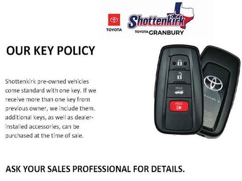 Used 2025 Toyota 4Runner SR5 AWD/4WD image 31