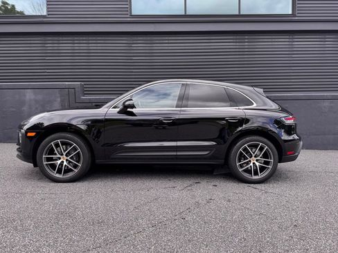 Certified 2026 Porsche Macan AWD/4WD image 2