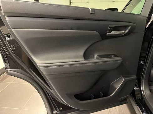 Used 2023 Toyota Highlander XSE AWD/4WD image 34