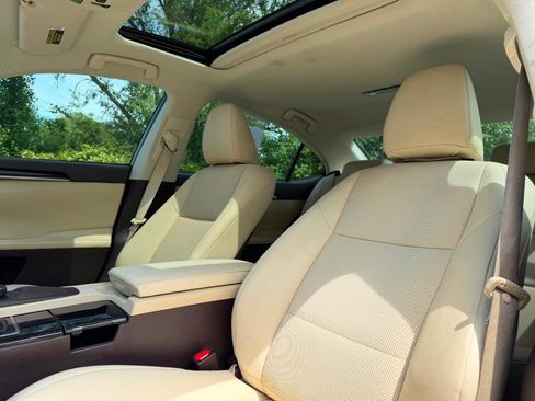 Used 2016 Lexus ES 350 w/ Premium Package w/Wood Trim FWD image 16