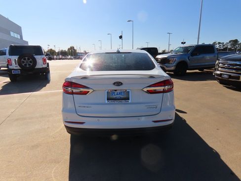 Used 2019 Ford Fusion Titanium image 13