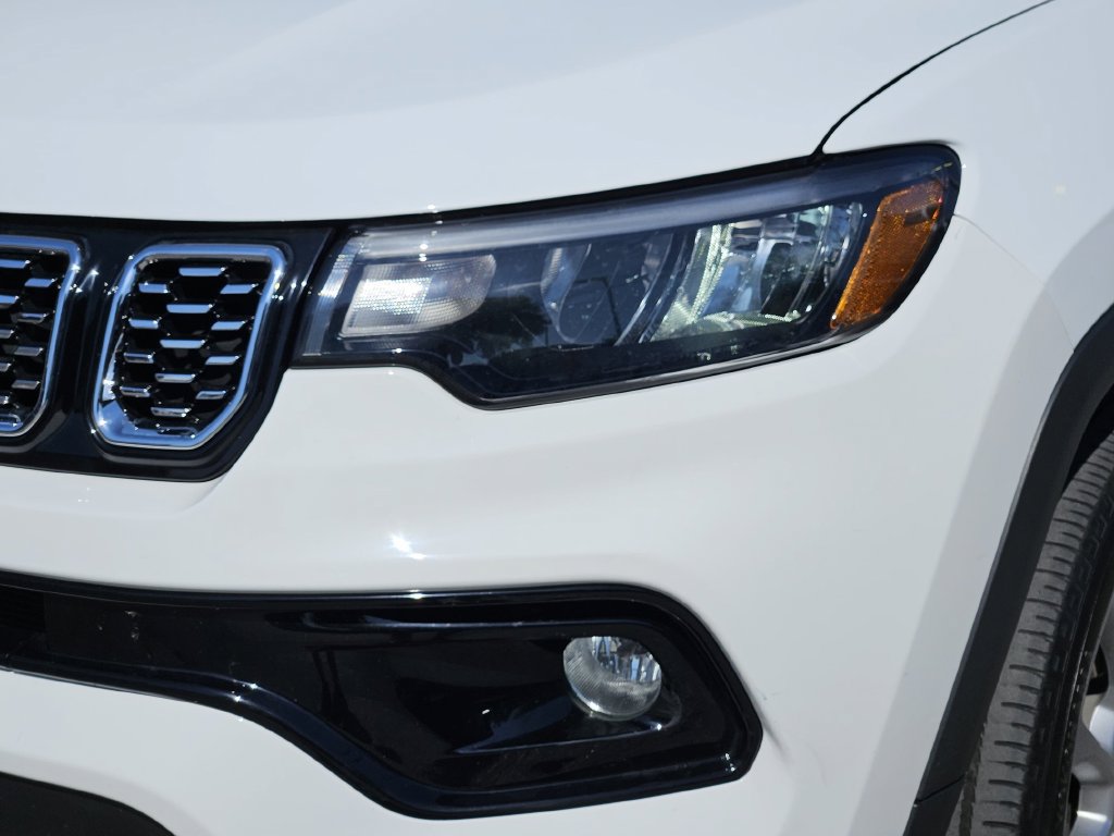 Used 2025 Jeep Compass Limited AWD/4WD image 8