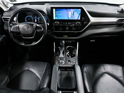 Used 2023 Toyota Highlander Platinum AWD/4WD image 39