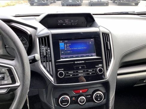 Used 2022 Subaru Crosstrek 2.0i image 6