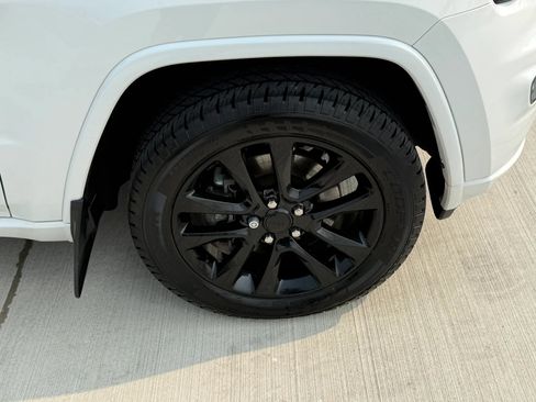 Used 2021 Jeep Grand Cherokee Laredo X AWD/4WD image 50