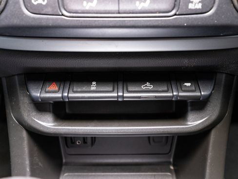 Used 2022 Chevrolet Colorado LT w/ LT Convenience Package image 21