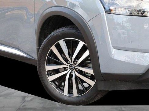 Used 2025 Nissan Pathfinder Platinum w/ Cargo Package FWD image 3