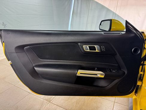 Used 2018 Ford Mustang GT RWD image 13