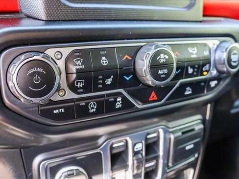 Used 2021 Jeep Wrangler Unlimited Rubicon w/ Cold Weather Group image 19