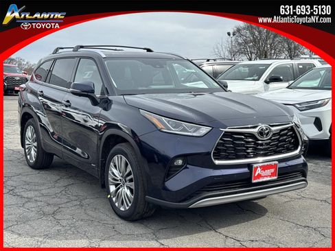 New 2026 Toyota Highlander Platinum image 4