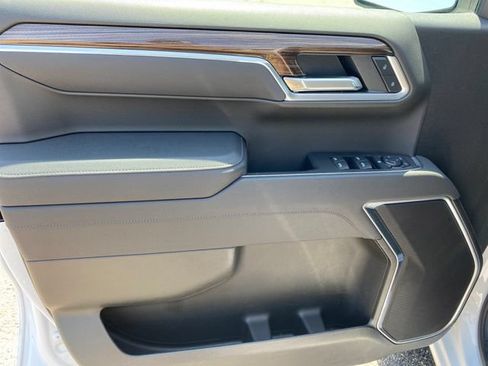 Certified 2025 Chevrolet Silverado 1500 LT AWD/4WD image 17